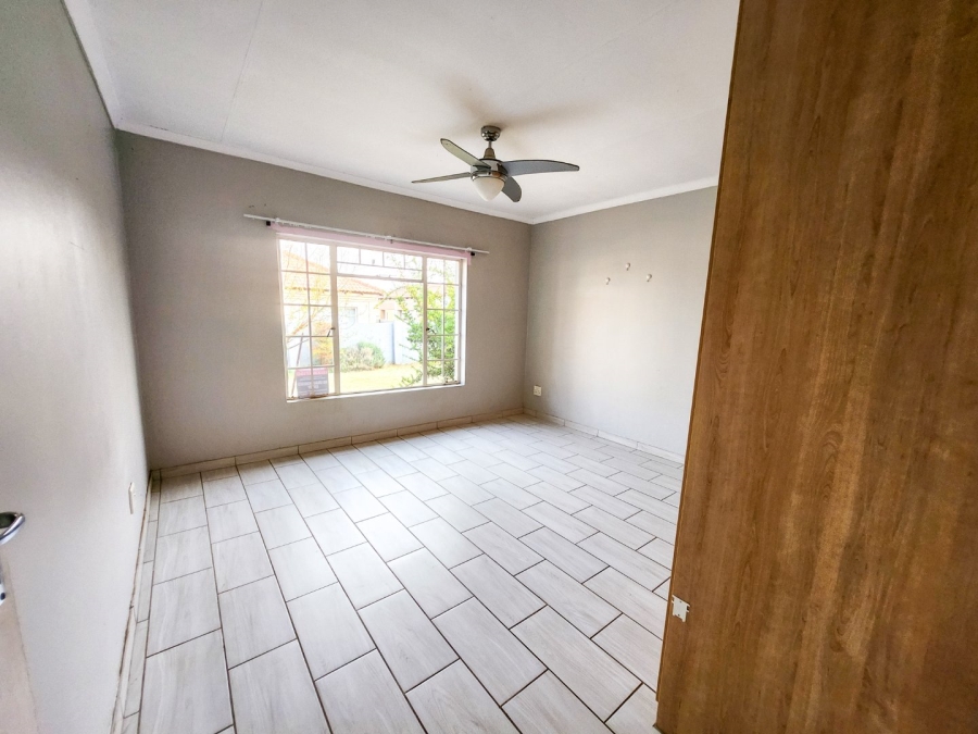 3 Bedroom Property for Sale in Flamwood North West